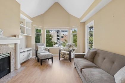 Photo 4 at 505 - 2059 Chesterfield Avenue, Central Lonsdale, North Vancouver