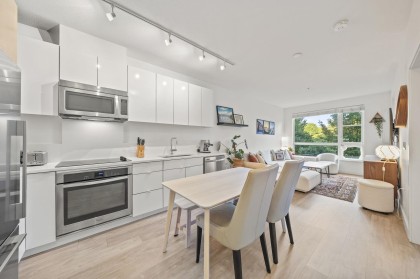 Photo 2 at 214 - 1621 Hamilton Avenue, Mosquito Creek, North Vancouver