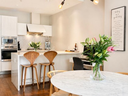 Photo 2 at 406 - 1633 Ontario Street, False Creek, Vancouver West