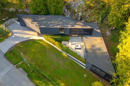 Photo 4 at 4181 Rose Crescent, Sandy Cove, West Vancouver