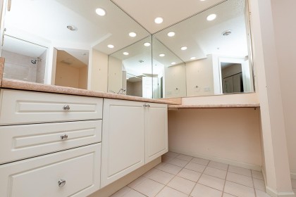 Photo 14 at 208 - 3690 Banff Court, Northlands, North Vancouver
