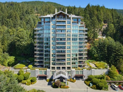 Photo 2 at 402 - 3355 Cypress Place, Cypress Park Estates, West Vancouver