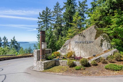 Photo 3 at 402 - 3355 Cypress Place, Cypress Park Estates, West Vancouver