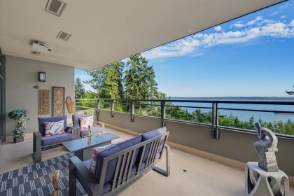 Photo 24 at 402 - 3355 Cypress Place, Cypress Park Estates, West Vancouver