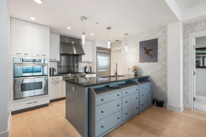 Photo 11 at 402 - 3355 Cypress Place, Cypress Park Estates, West Vancouver