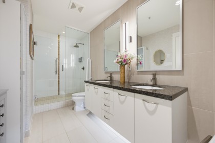 Photo 19 at 402 - 3355 Cypress Place, Cypress Park Estates, West Vancouver