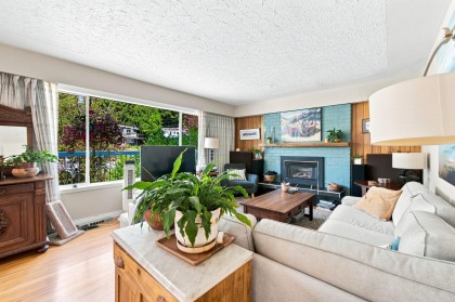 Photo 5 at 1033 Clements Avenue, Canyon Heights NV, North Vancouver