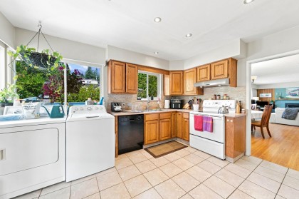 Photo 10 at 1033 Clements Avenue, Canyon Heights NV, North Vancouver