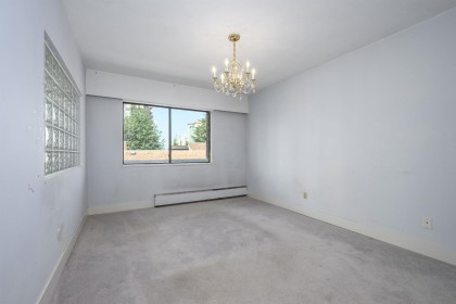 Photo 16 at 302 - 214 E 15th Street, Central Lonsdale, North Vancouver