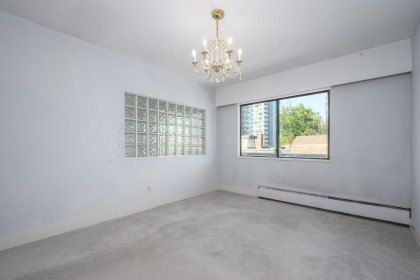 Photo 18 at 302 - 214 E 15th Street, Central Lonsdale, North Vancouver