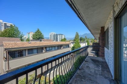 Photo 4 at 302 - 214 E 15th Street, Central Lonsdale, North Vancouver