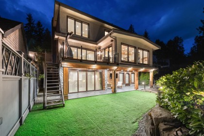 Photo 2 at 3298 Radcliffe Avenue, West Bay, West Vancouver