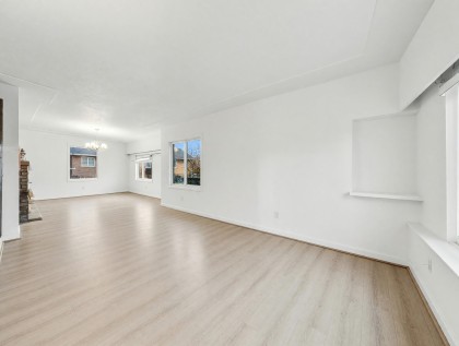 Photo 10 at 122 W 17th Avenue, Cambie, Vancouver West