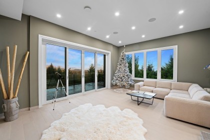 Photo 5 at 592 Craigmohr Drive, Glenmore, West Vancouver