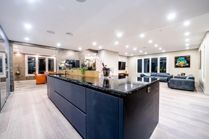 Photo 9 at 592 Craigmohr Drive, Glenmore, West Vancouver