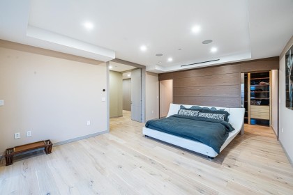 Photo 15 at 592 Craigmohr Drive, Glenmore, West Vancouver
