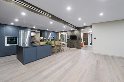 Photo 8 at 592 Craigmohr Drive, Glenmore, West Vancouver