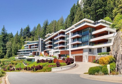Photo 1 at 402 - 3101 Burfield Place, Cypress Park Estates, West Vancouver