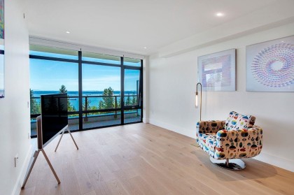 Photo 4 at 402 - 3101 Burfield Place, Cypress Park Estates, West Vancouver