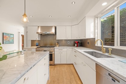 Photo 12 at 5522 Deerhorn Lane, Grouse Woods, North Vancouver