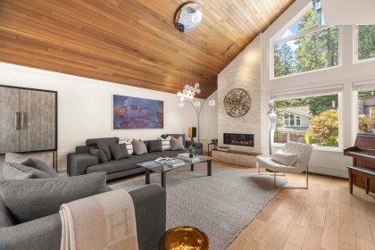 Photo 9 at 5522 Deerhorn Lane, Grouse Woods, North Vancouver