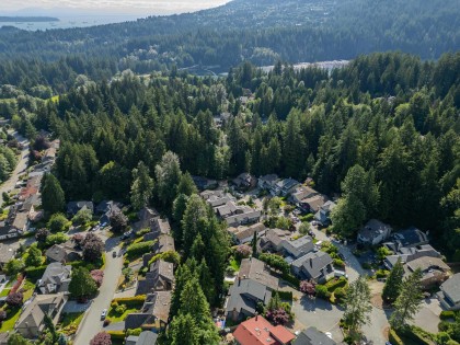 Photo 37 at 5522 Deerhorn Lane, Grouse Woods, North Vancouver