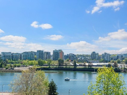Photo 2 at 801 - 980 Cooperage Way, Yaletown, Vancouver West