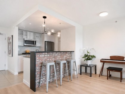 Photo 7 at 801 - 980 Cooperage Way, Yaletown, Vancouver West