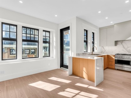 Photo 11 at 2566 W 2nd Avenue, Kitsilano, Vancouver West