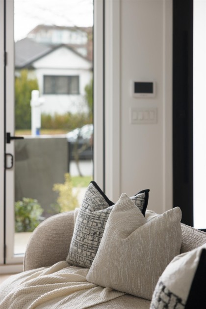 Photo 10 at 2 - 419 W 23rd Avenue, Cambie, Vancouver West