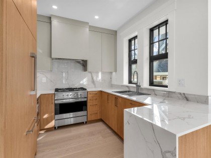 Photo 10 at 2568 W 2nd Avenue, Kitsilano, Vancouver West