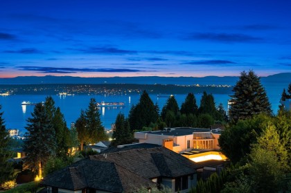 Photo 7 at 1424 Sandhurst Place, Chartwell, West Vancouver