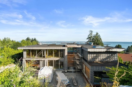 Photo 3 at 1424 Sandhurst Place, Chartwell, West Vancouver