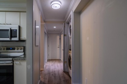 Photo 14 at 802 - 388 Drake Street, Yaletown, Vancouver West