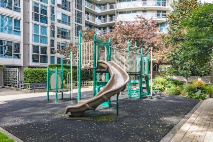 Photo 29 at 802 - 388 Drake Street, Yaletown, Vancouver West