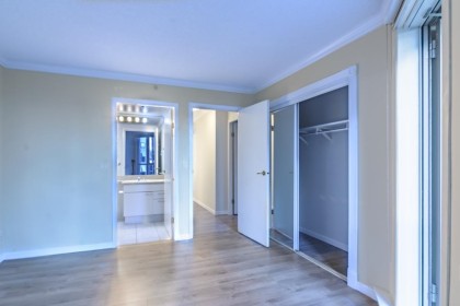 Photo 8 at 802 - 388 Drake Street, Yaletown, Vancouver West