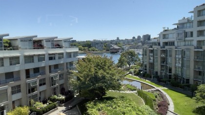 Photo 2 at 605 - 1228 Marinaside Crescent, Yaletown, Vancouver West
