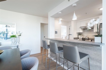 Photo 12 at 605 - 1228 Marinaside Crescent, Yaletown, Vancouver West