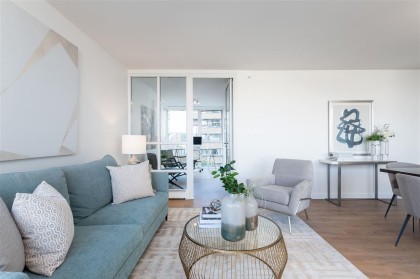 Photo 5 at 605 - 1228 Marinaside Crescent, Yaletown, Vancouver West