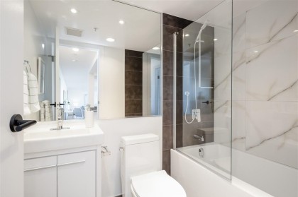 Photo 20 at 605 - 1228 Marinaside Crescent, Yaletown, Vancouver West