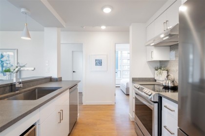 Photo 11 at 605 - 1228 Marinaside Crescent, Yaletown, Vancouver West