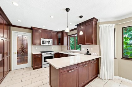 Photo 5 at 5519 Cliffridge Place, Canyon Heights NV, North Vancouver