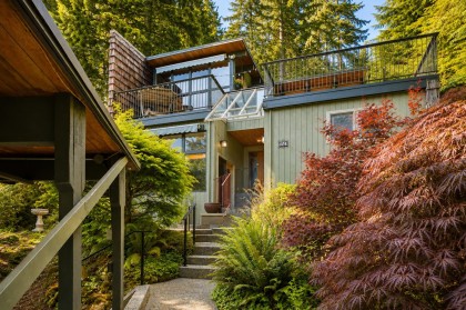Photo 4 at 550 Ventura Crescent, Upper Delbrook, North Vancouver