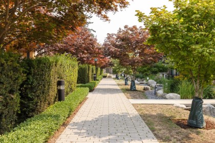 Photo 32 at 402 - 3220 Connaught Crescent, Edgemont, North Vancouver