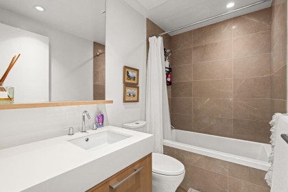 Photo 20 at 402 - 3220 Connaught Crescent, Edgemont, North Vancouver