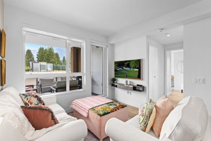 Photo 9 at 402 - 3220 Connaught Crescent, Edgemont, North Vancouver