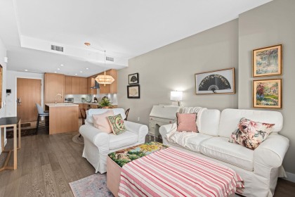 Photo 11 at 402 - 3220 Connaught Crescent, Edgemont, North Vancouver