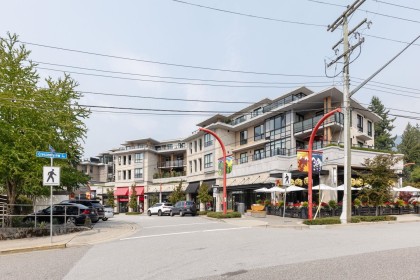 Photo 35 at 402 - 3220 Connaught Crescent, Edgemont, North Vancouver