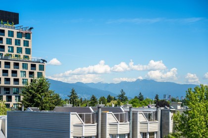 Photo 12 at 302 - 3788 W 10th Avenue, Point Grey, Vancouver West