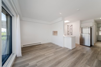 Photo 3 at 302 - 3788 W 10th Avenue, Point Grey, Vancouver West